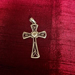 1in sterling silver cross with diamond center
